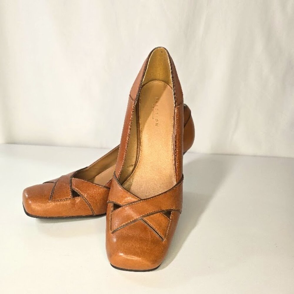 Reaction by Kenneth Cole brown leather heels